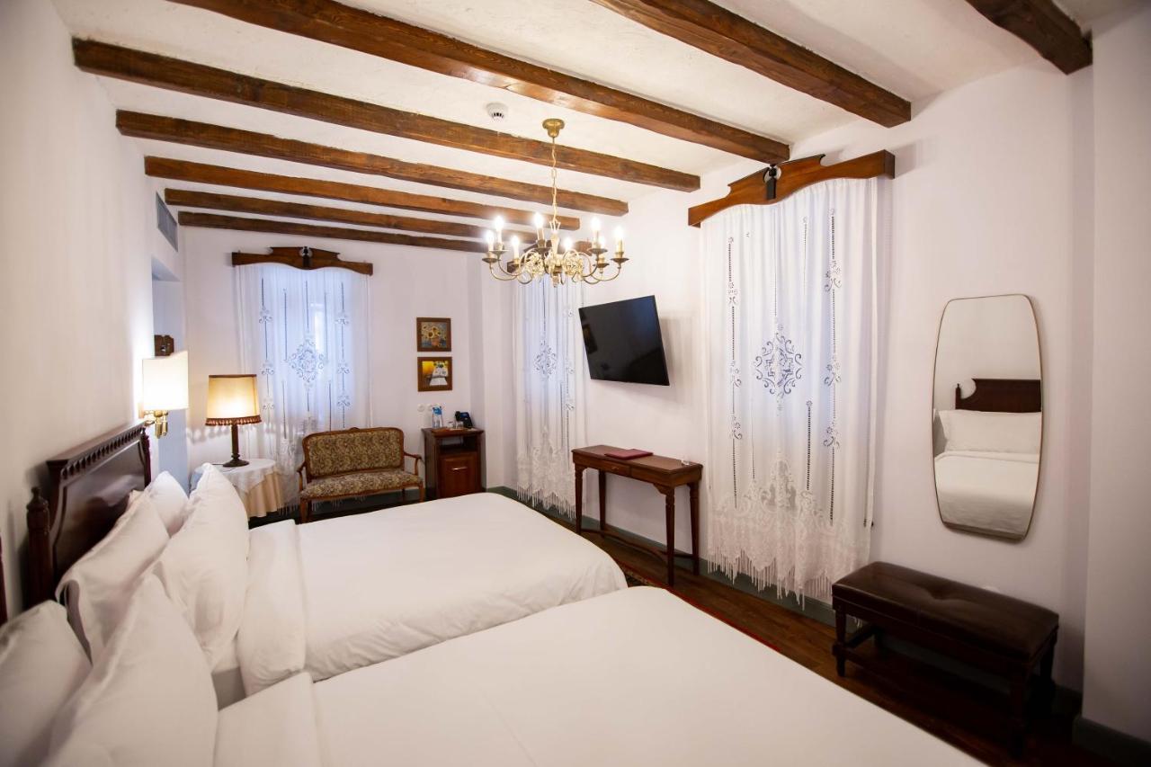 Vila Ebel Hotel Pool & Spa Корча Екстер'єр фото