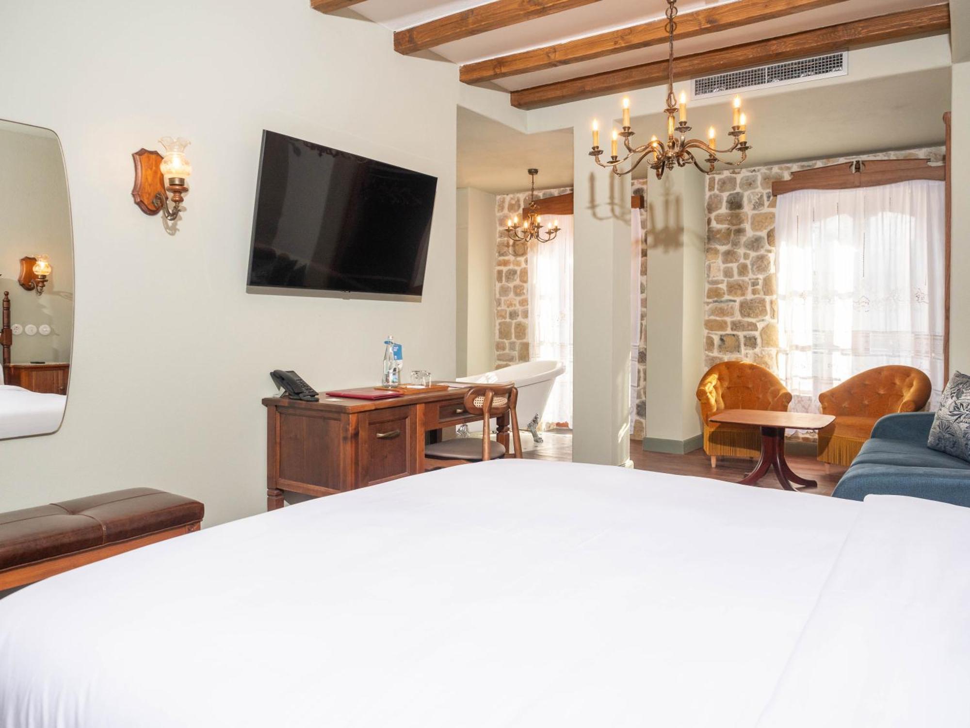 Vila Ebel Hotel Pool & Spa Корча Екстер'єр фото
