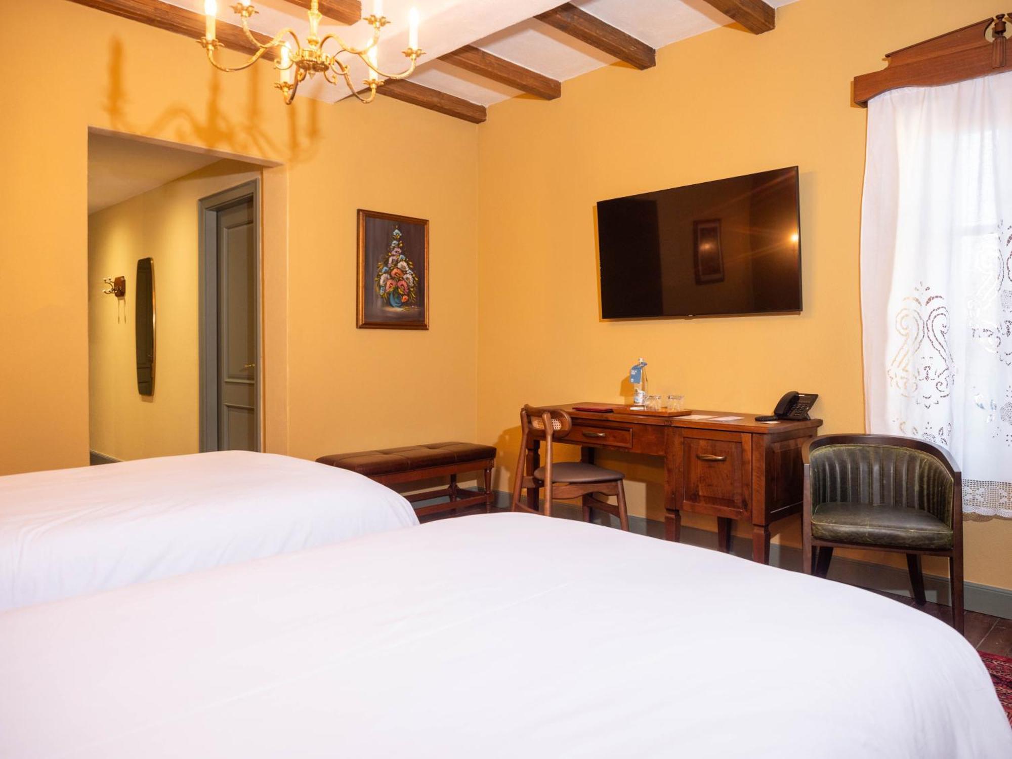 Vila Ebel Hotel Pool & Spa Корча Екстер'єр фото